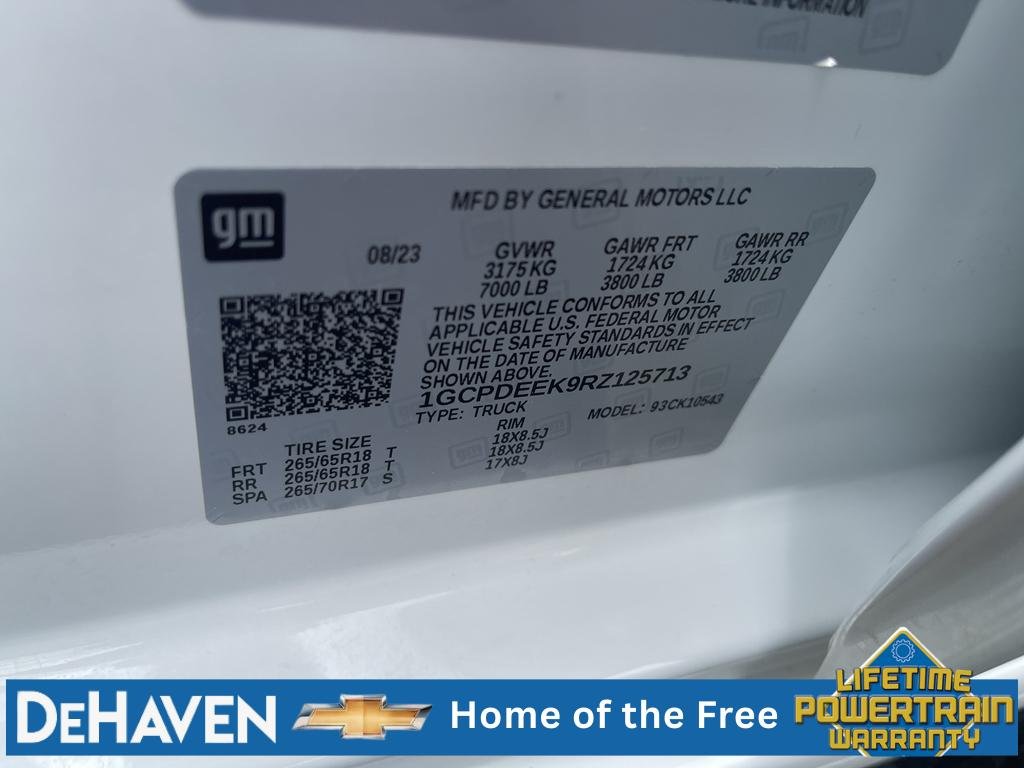 Used 2024 Summit White Chevrolet RST image 30
