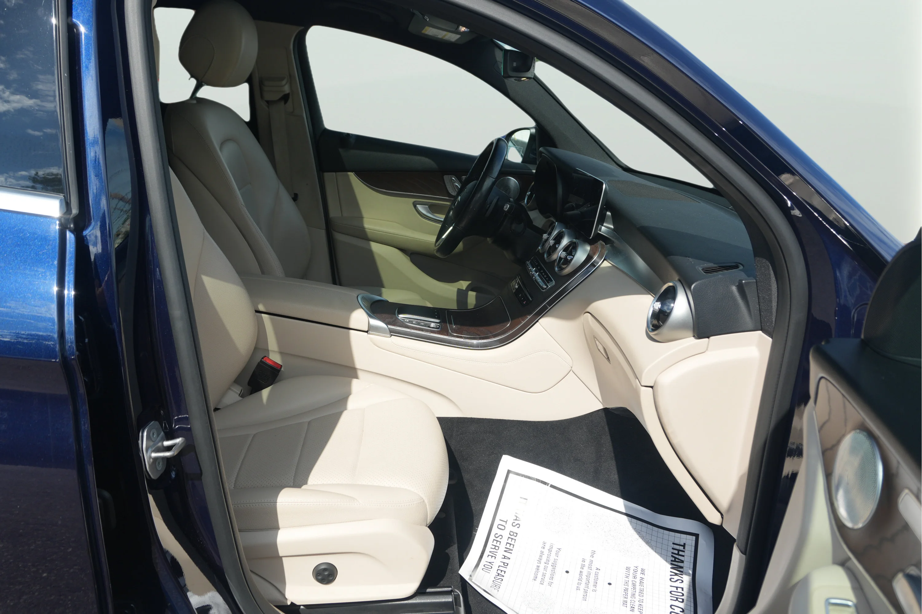 Used 2021 Lunar Blue Metallic Mercedes-Benz GLC 300 image 29