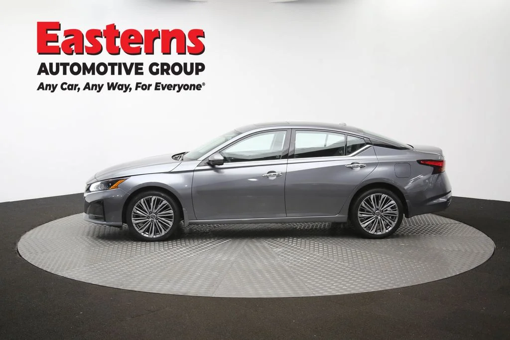 Used 2023 Gray Nissan 2.5 SL image 52