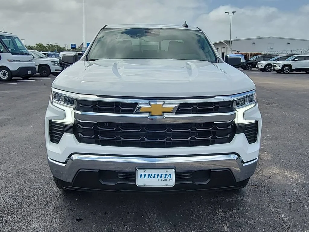 New 2026 Summit White Chevrolet LT image 29