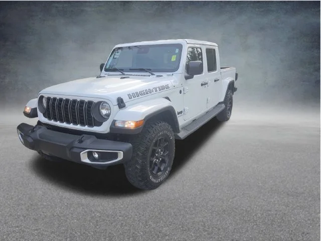 Used 2025 White Jeep High Tide image 3