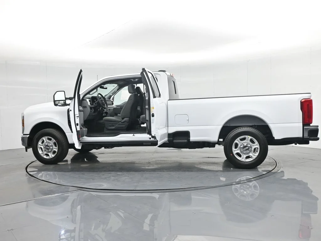 New 2026 White Ford XLT image 4
