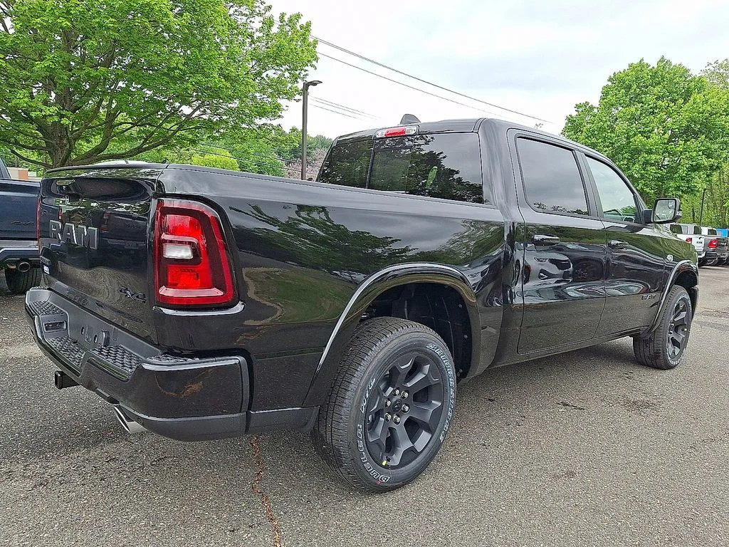 New 2026 Diamond Black Crystal Pearl-Coat Exterior Paint RAM Big Horn/Lone Star image 4