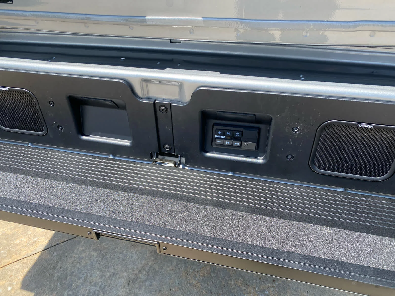 New 2026 Sterling Metallic GMC AT4X image 31