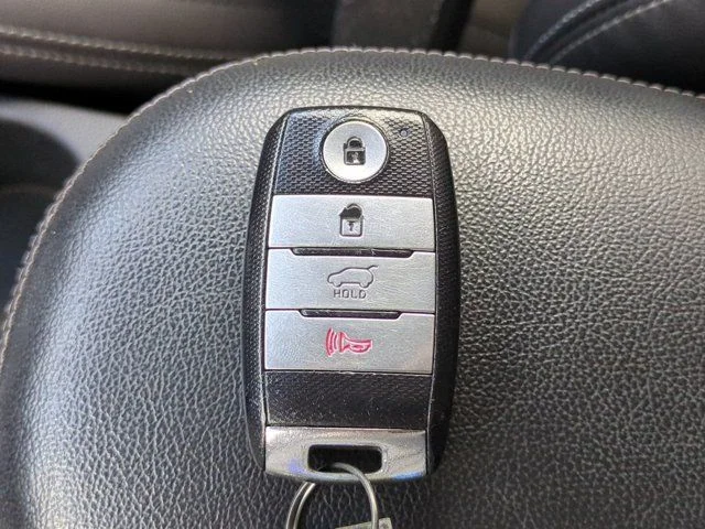 Used 2019 White Kia Plus image 30