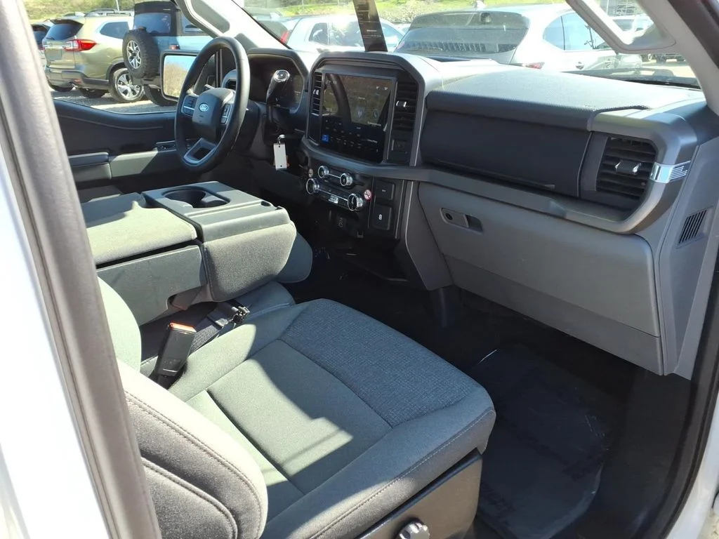 Used 2025 White Ford XLT image 27