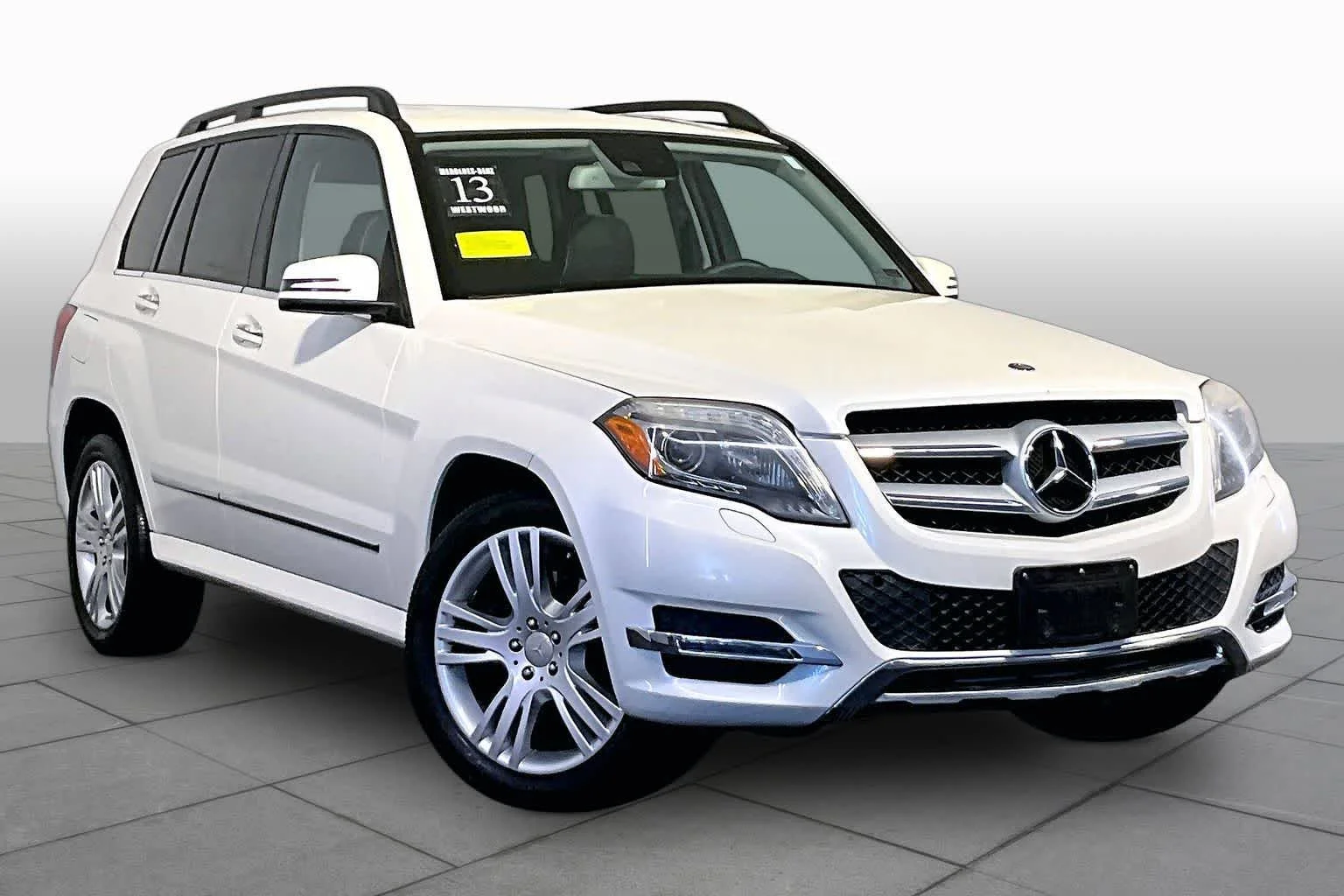 Used 2013 Diamond White Metallic Mercedes-Benz GLK 350 image 2