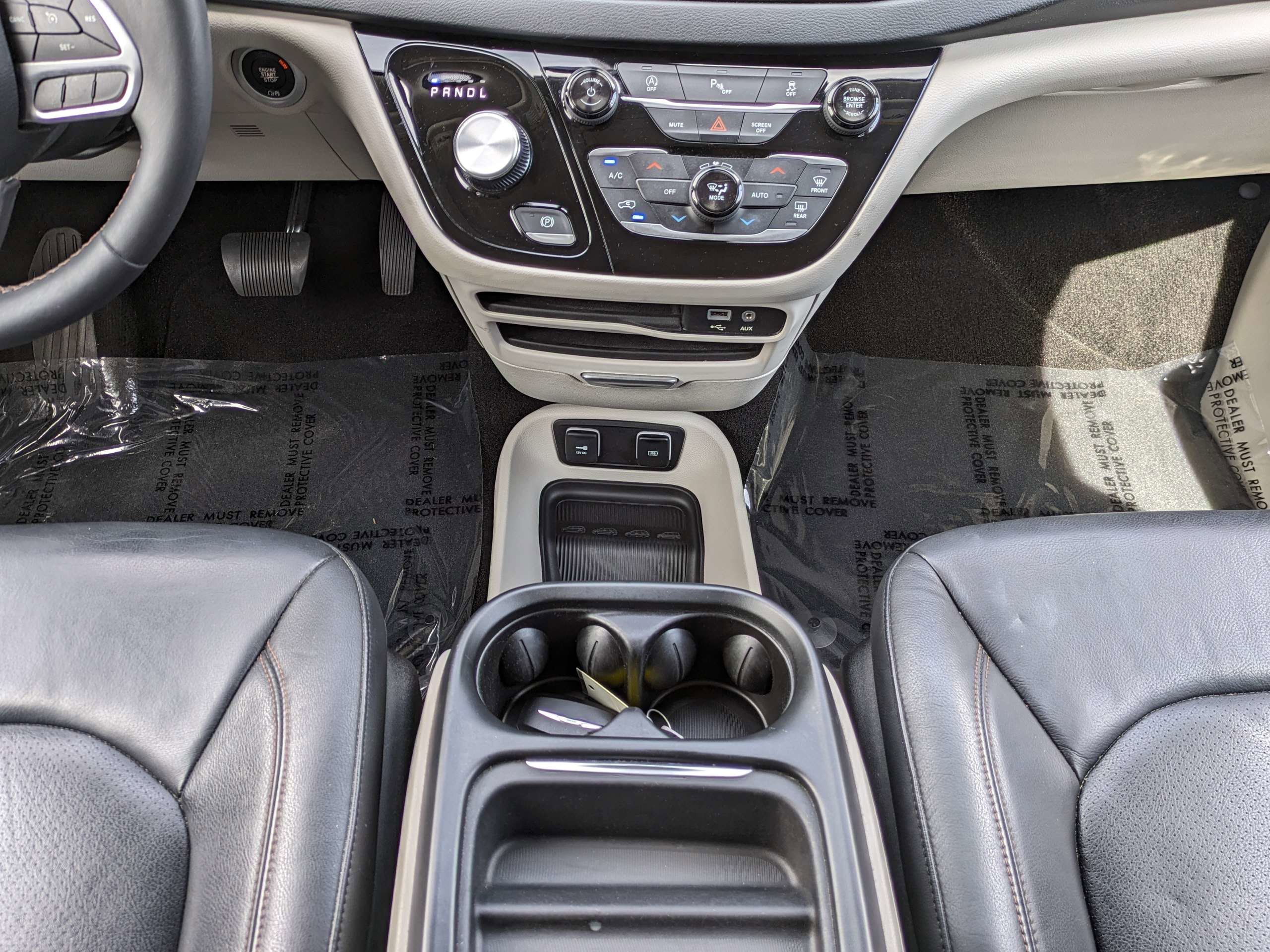 Used 2018 Silver Chrysler Touring L image 20