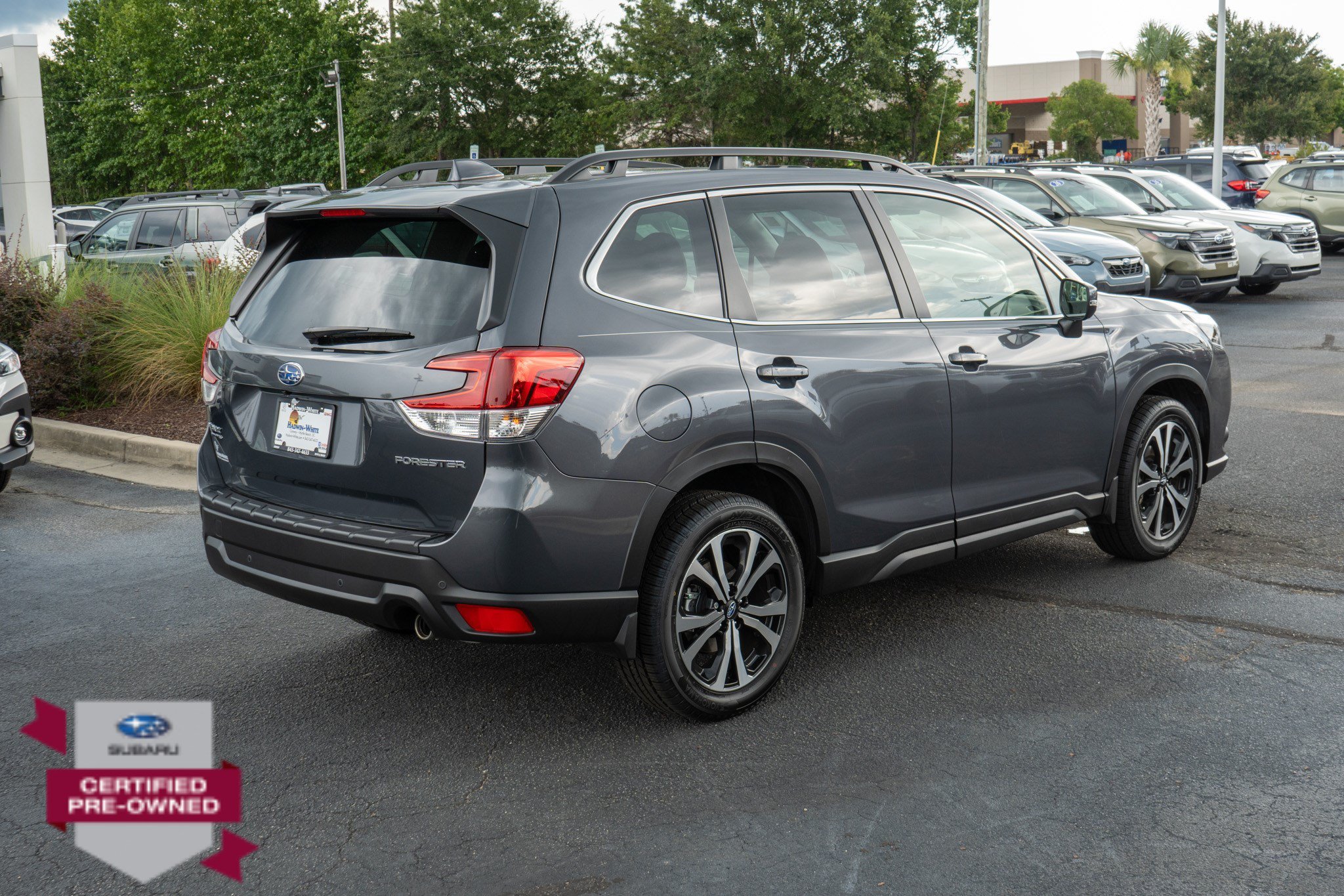 Used 2023 Magnetite Gray Metallic Subaru Limited image 3
