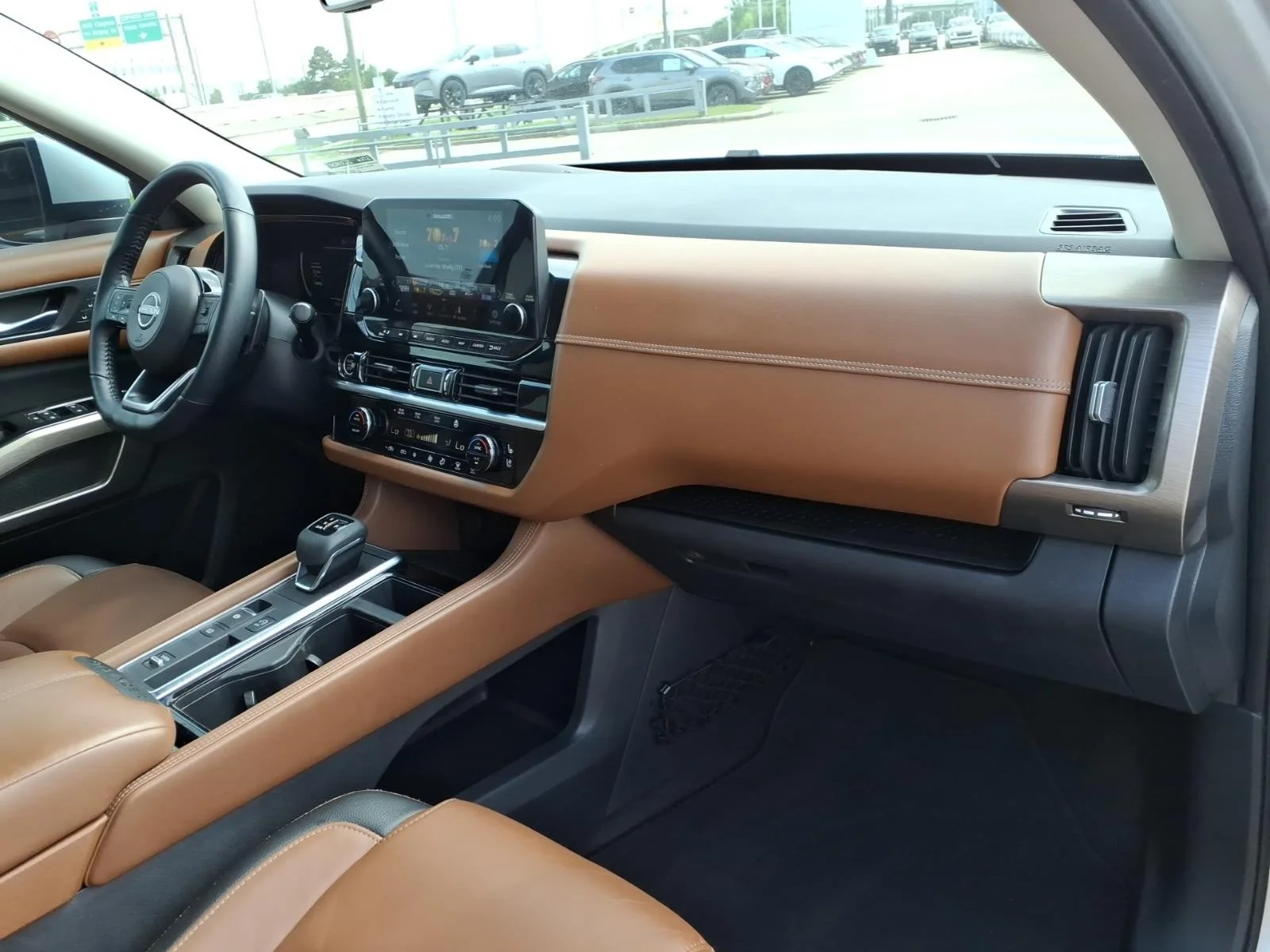 2023 Nissan Pathfinder Platinum Silver at Robbins Nissan