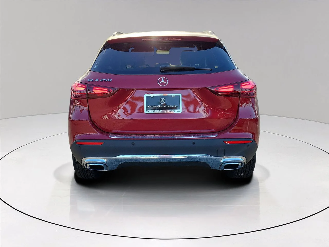 New 2026 MANUFAKTUR Patagonia Red Metallic Mercedes-Benz GLA 250 image 5