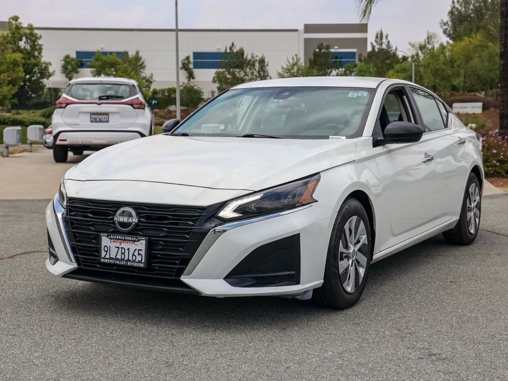 Used 2024 White Nissan 2.5 S image 7