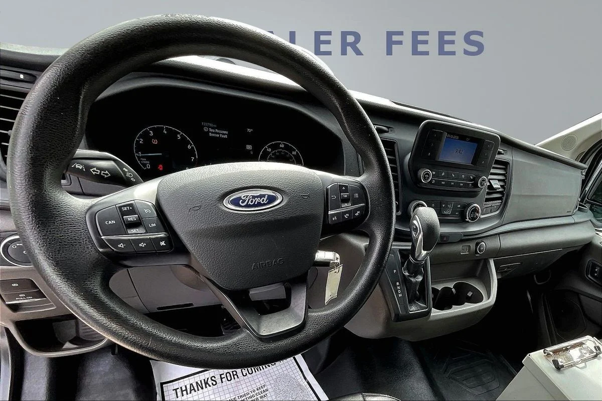 Used 2021  Ford  image 9