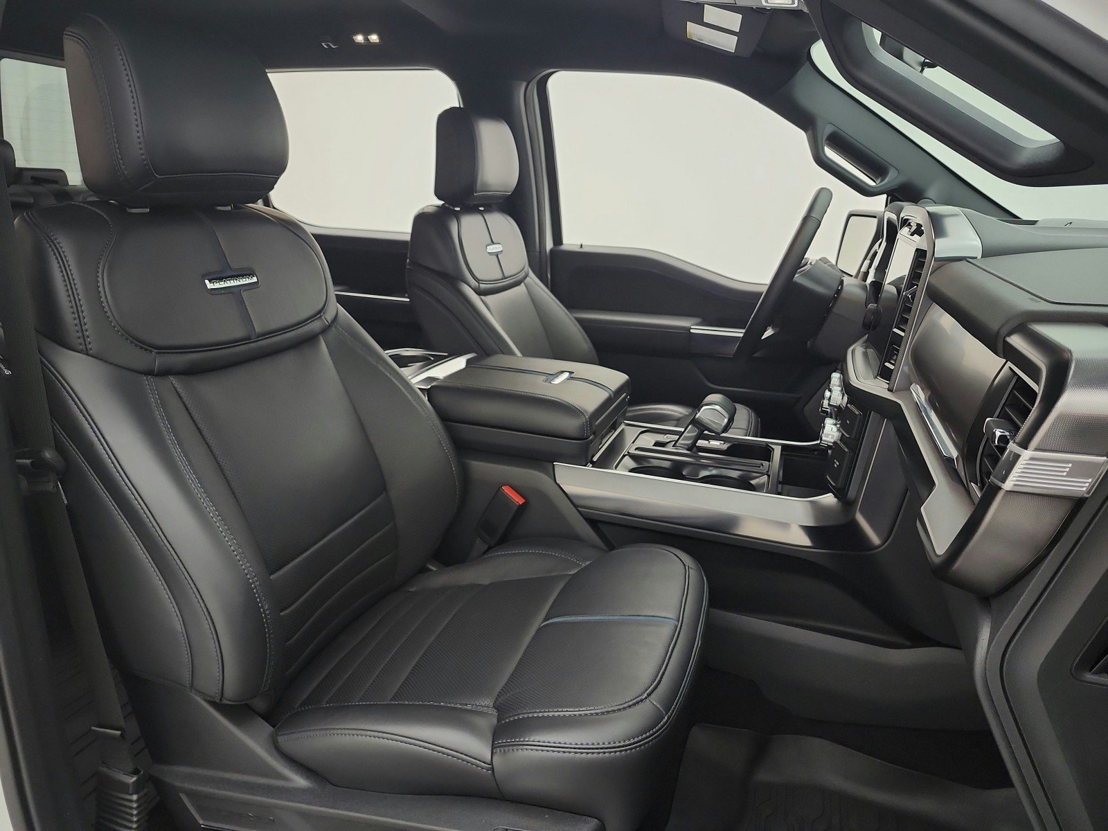 2025 Ford F-150 Platinum - Photo 28