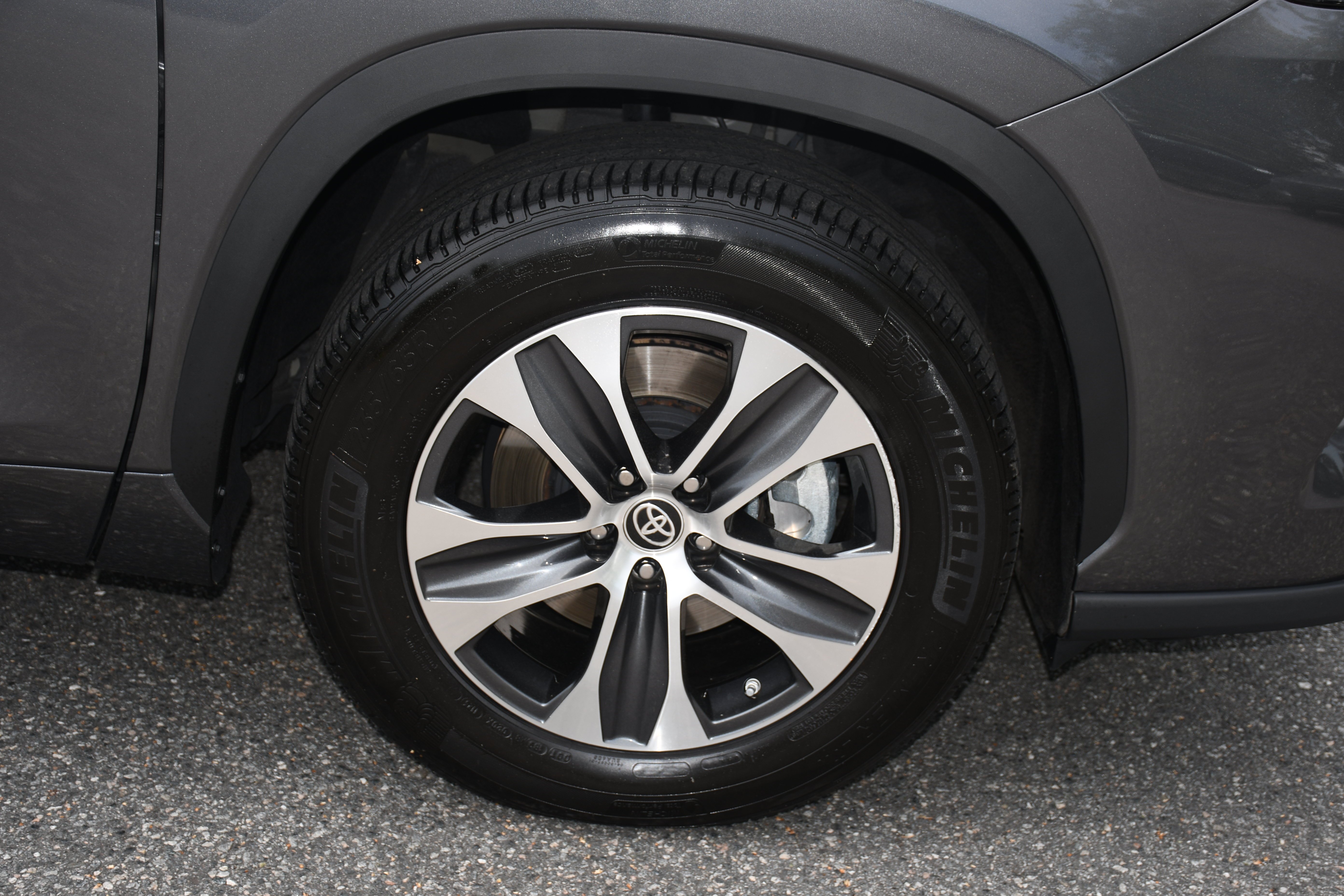 Used 2023 Gray Toyota XLE image 22