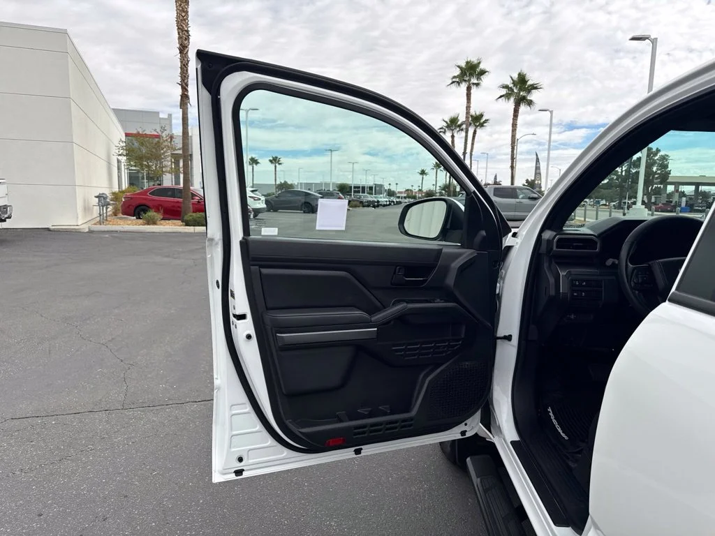 Used 2025 White Toyota SR5 image 11