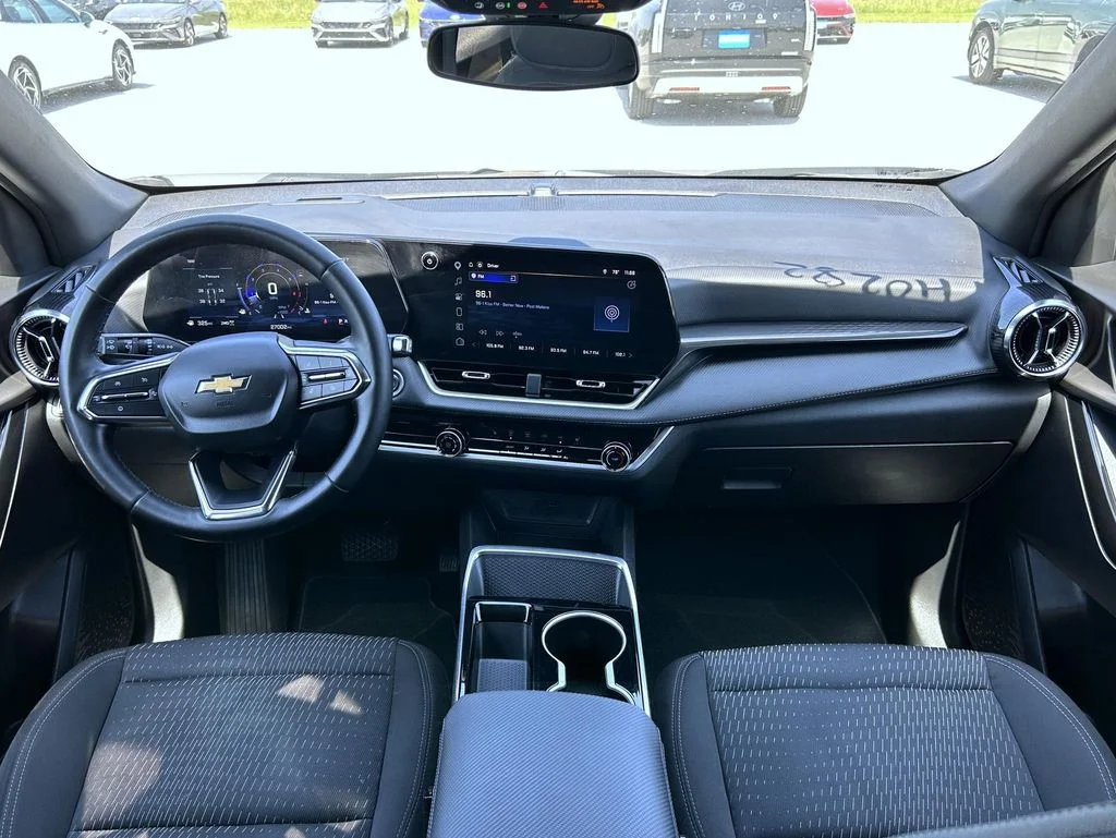2025 Chevrolet Equinox LT - Photo 13