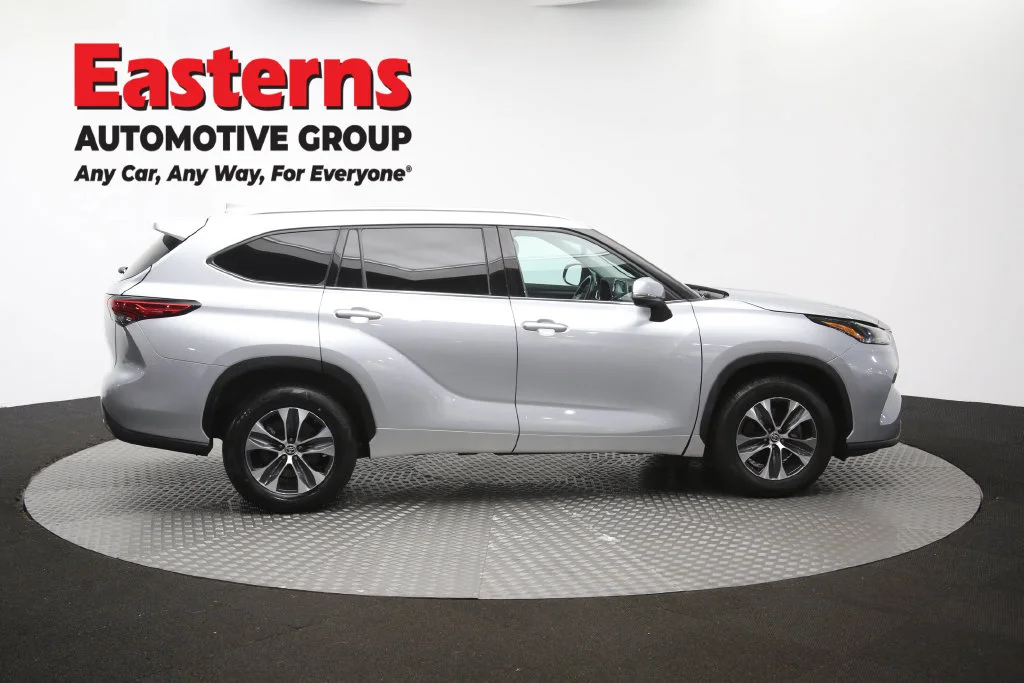 Used 2021 Silver Toyota XLE image 51