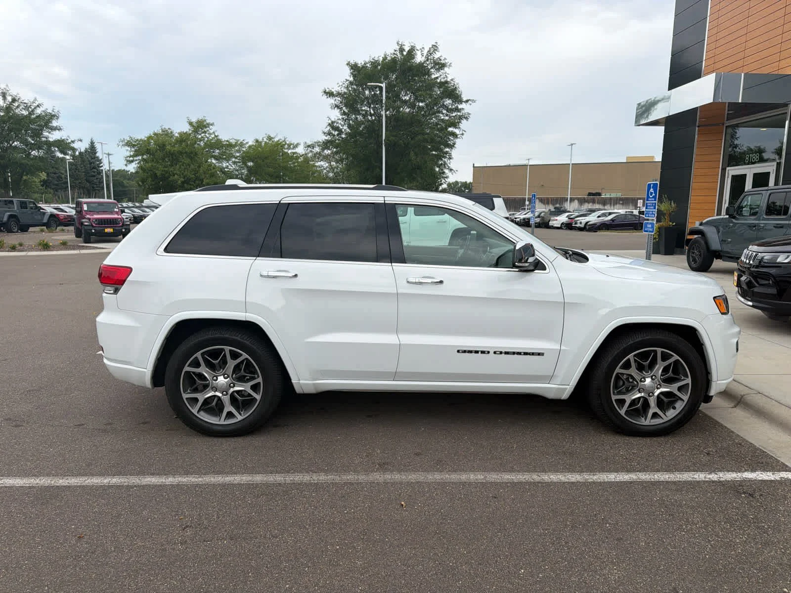 Used 2020 Bright White Clearcoat Jeep Overland image 3