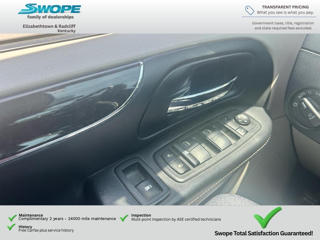 Used 2013 Billet Silver Metallic Clearcoat Chrysler Touring image 17