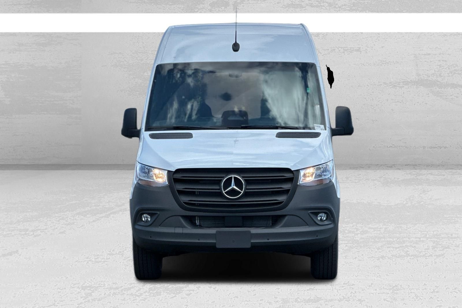 New 2026 White Mercedes-Benz Cargo 170 WB image 9