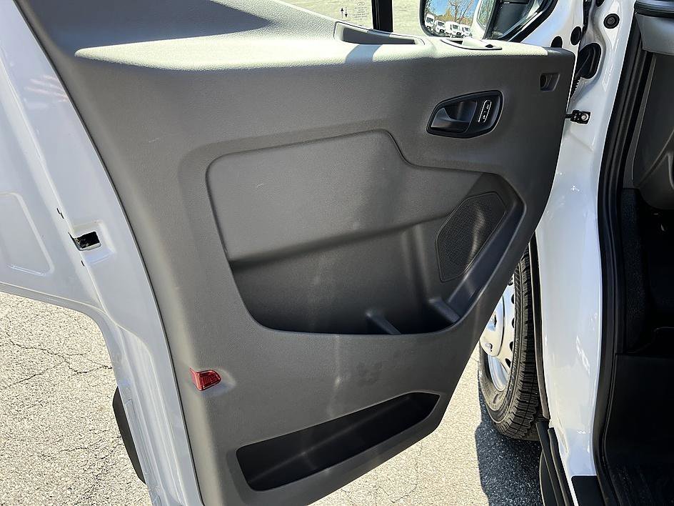 Used 2024 Oxford White Ford Base image 9