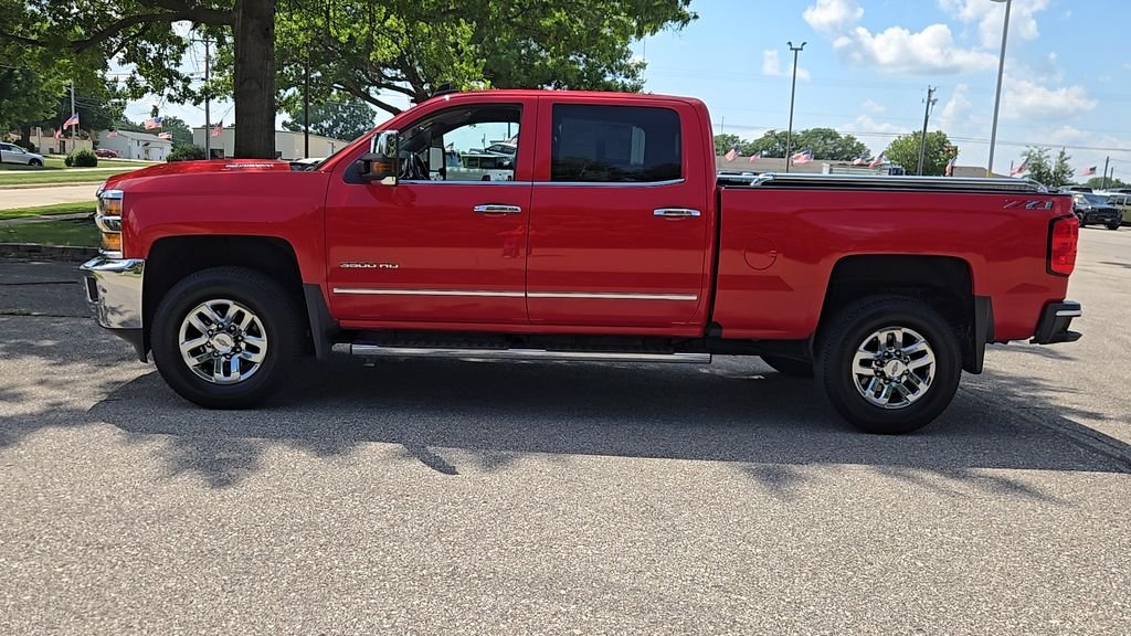 Used 2019 Red Chevrolet LTZ image 5