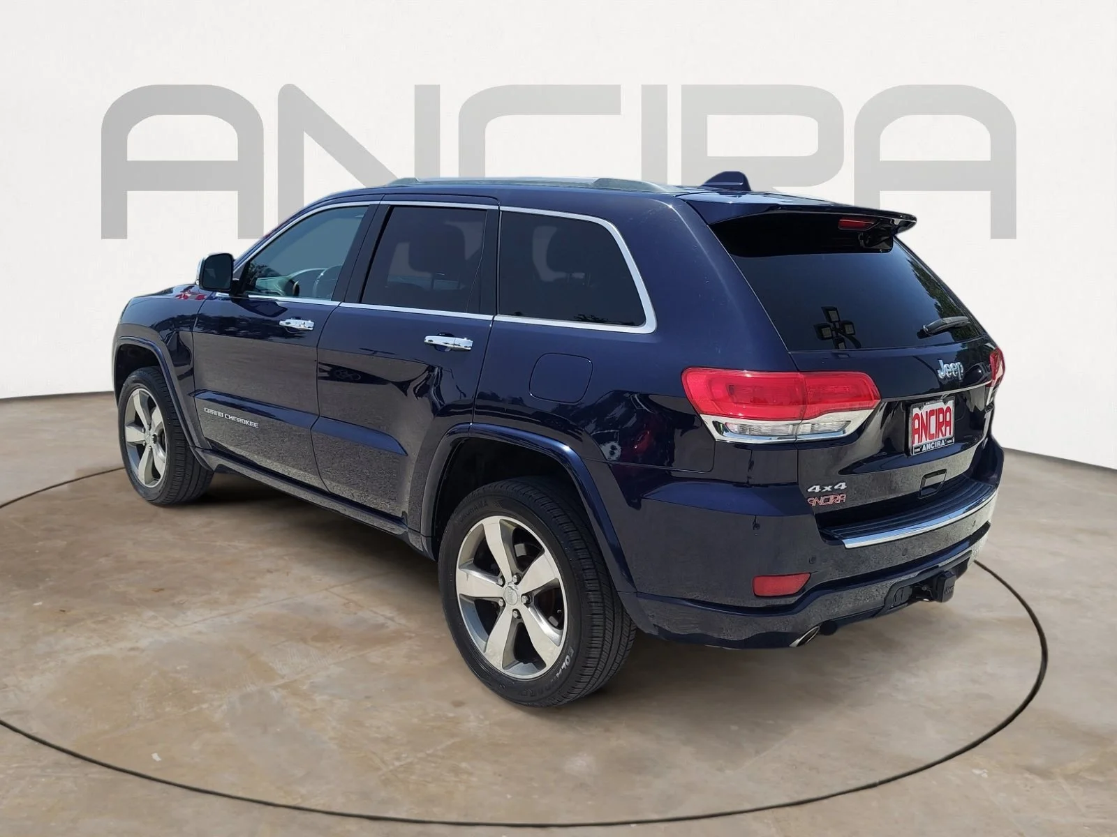 Used 2015 True Blue Pearlcoat Jeep Overland image 8
