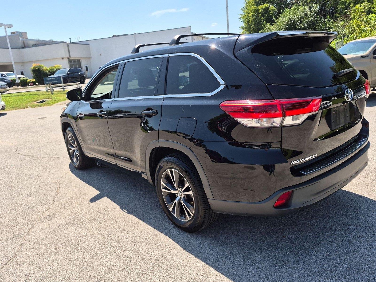Used 2017 Midnight Black Metallic Toyota LE image 3