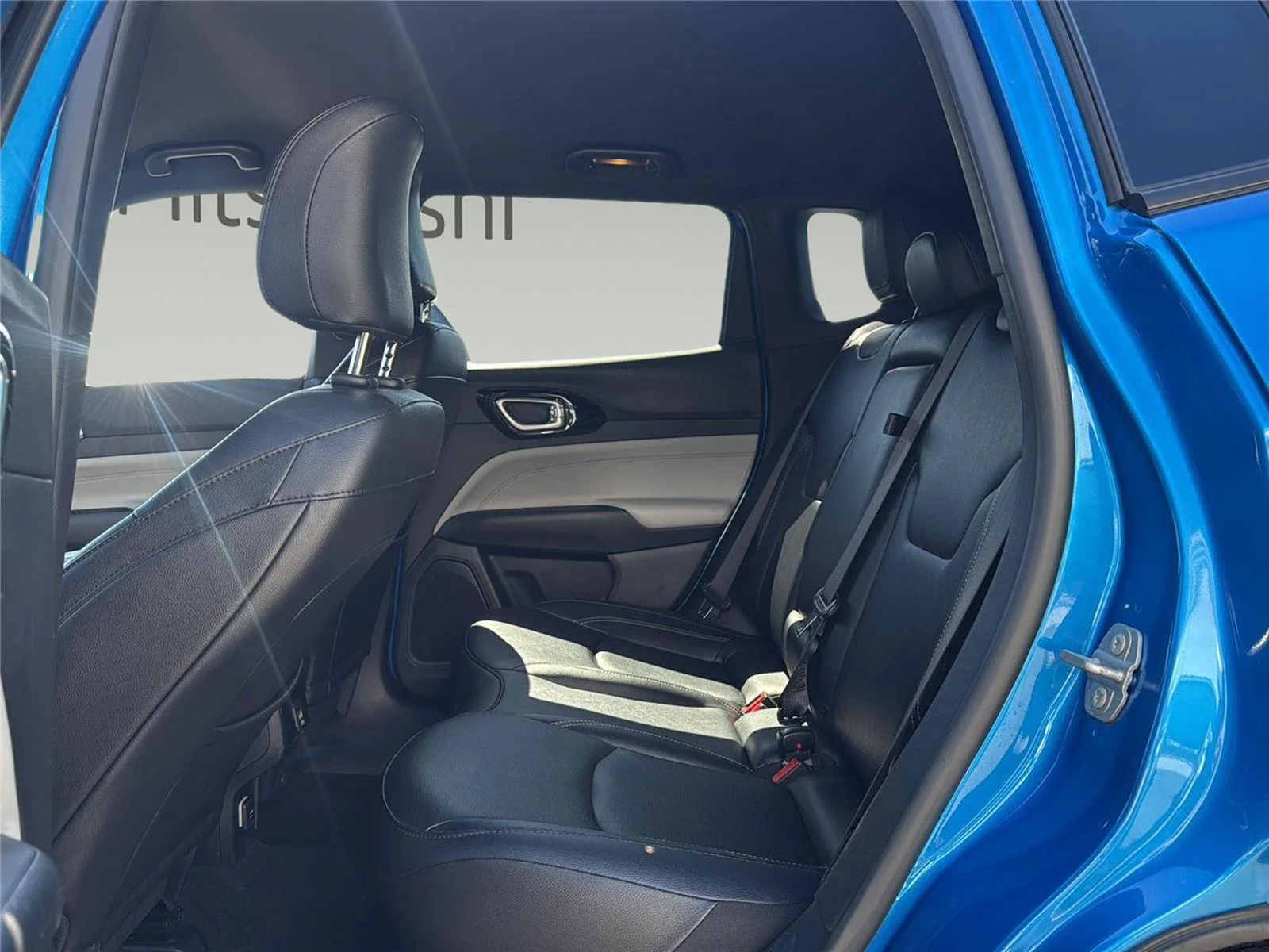 Used 2025 Hydro Blue Pearlcoat Jeep Limited image 14