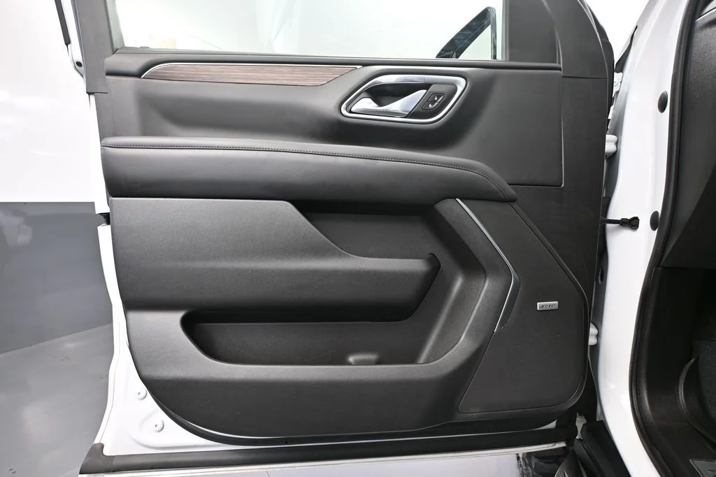 Used 2021 White Chevrolet High Country image 22