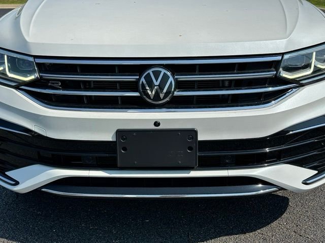 Certified Used 2022 White Volkswagen 2.0T SEL R-Line image 7