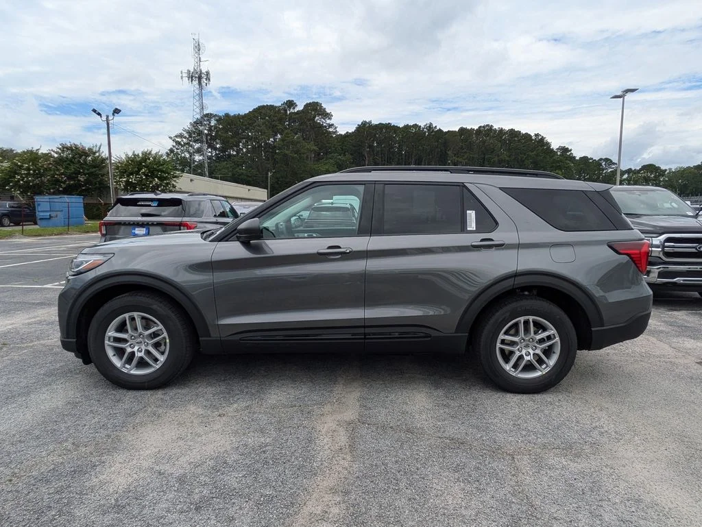 New 2026 Carbonized Gray Metallic Ford Active image 7