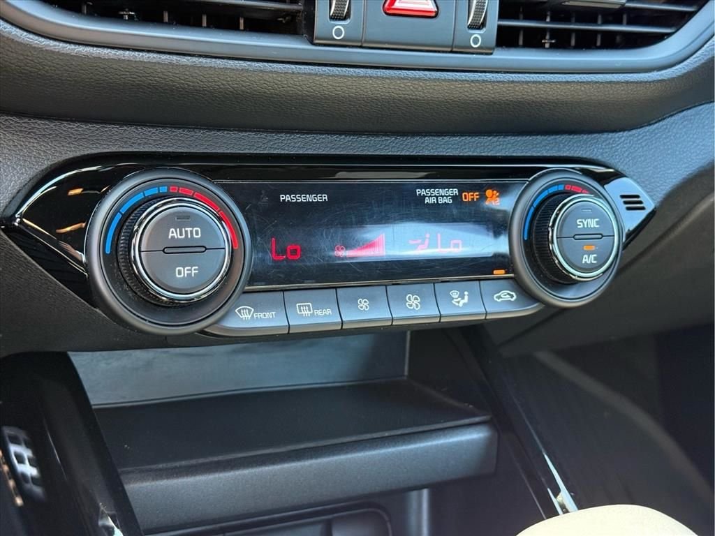 Used 2023 White Kia GT-Line image 30