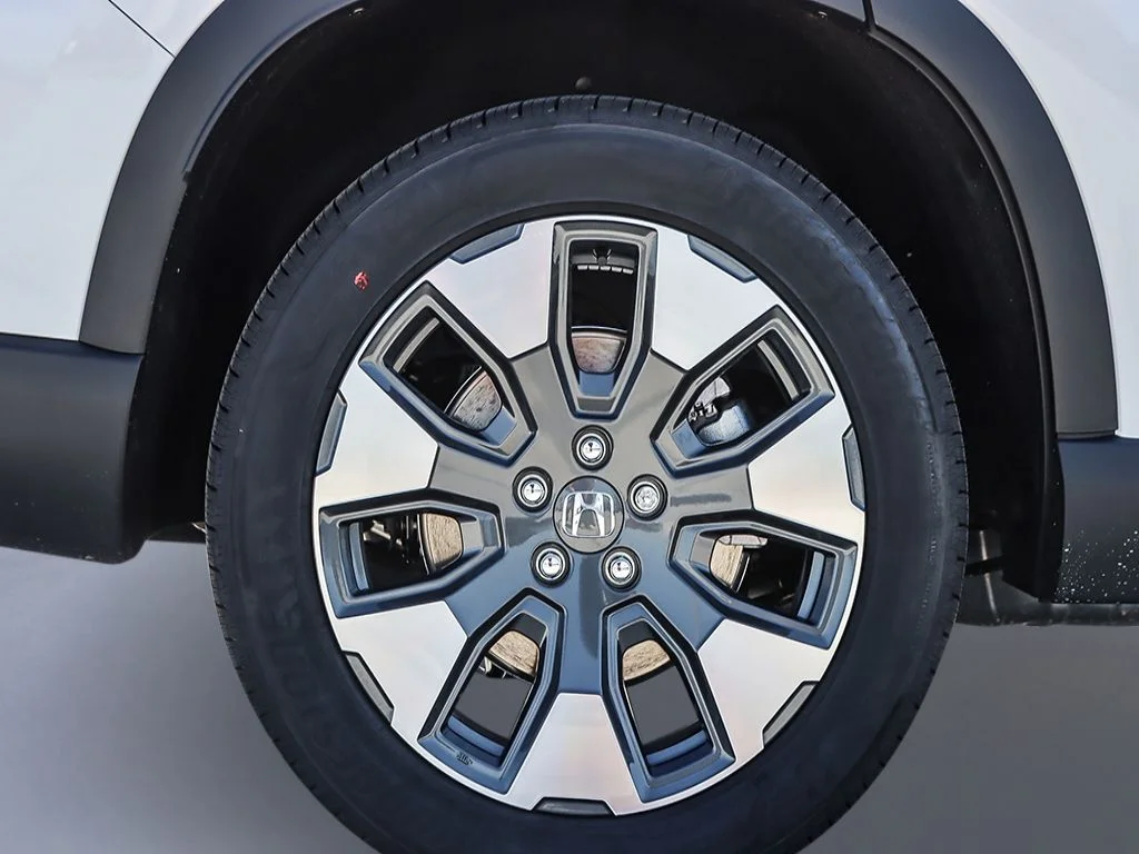 New 2026 Platinum White Pearl Honda Touring image 7
