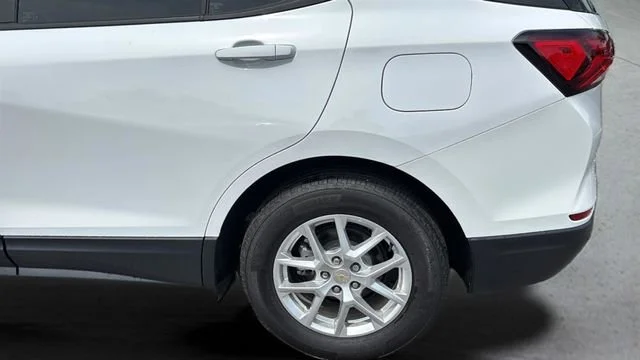Used 2024 Summit White Chevrolet LS image 34