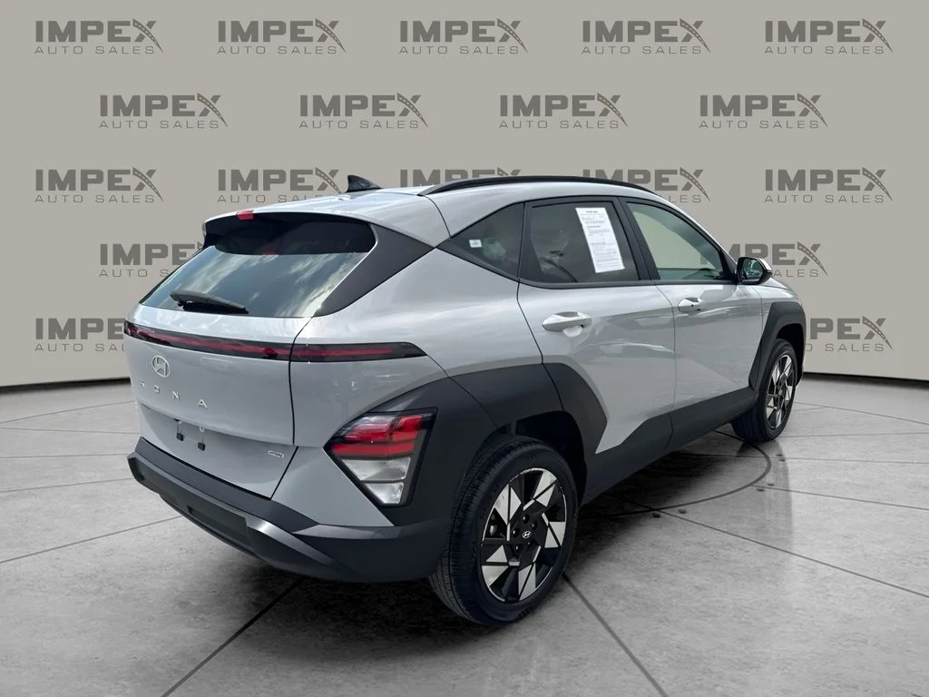 Used 2025 Gray Hyundai SEL image 5