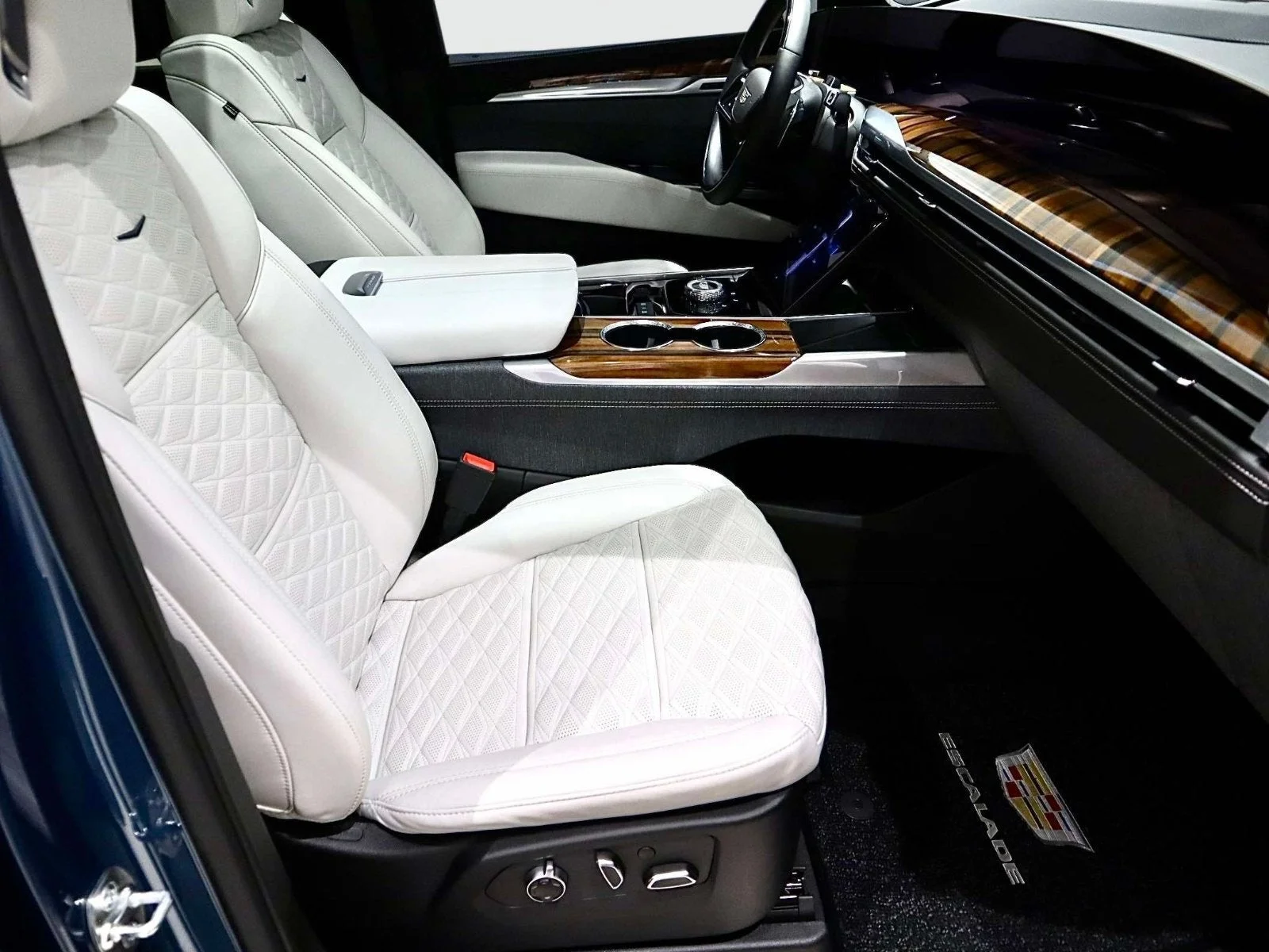 Used 2025 Deep Sea Metallic Cadillac 4WD Sport Platinum image 17