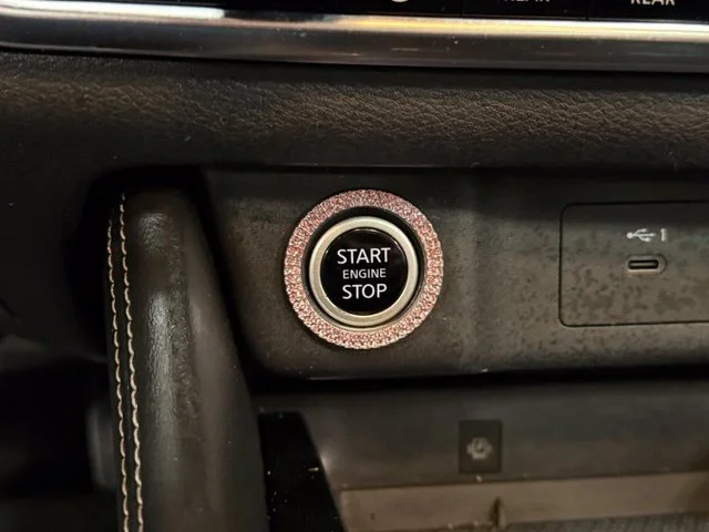 Used 2021 White Nissan Platinum image 12
