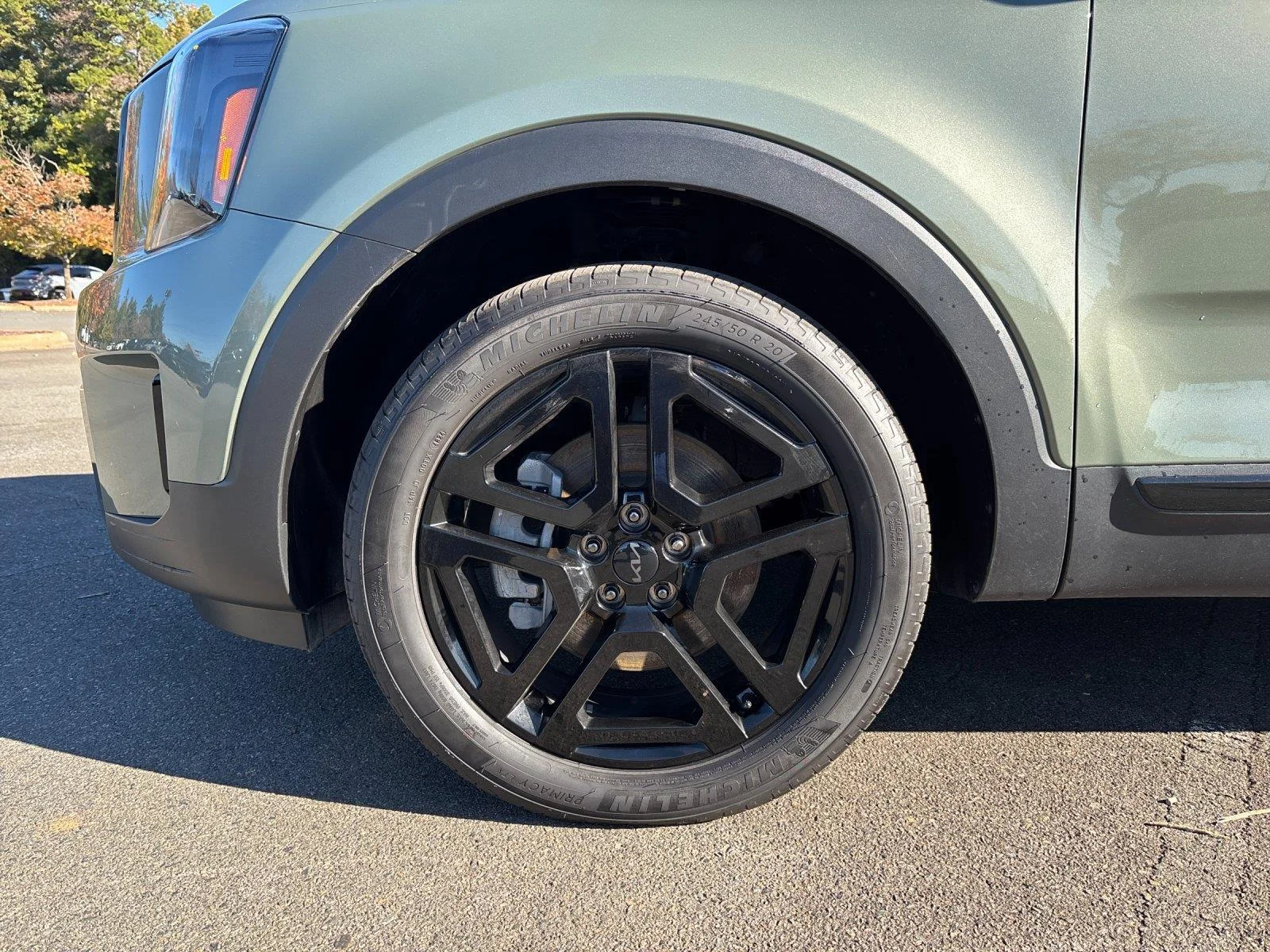 Used 2025 Jungle Green Kia EX X-Line image 10