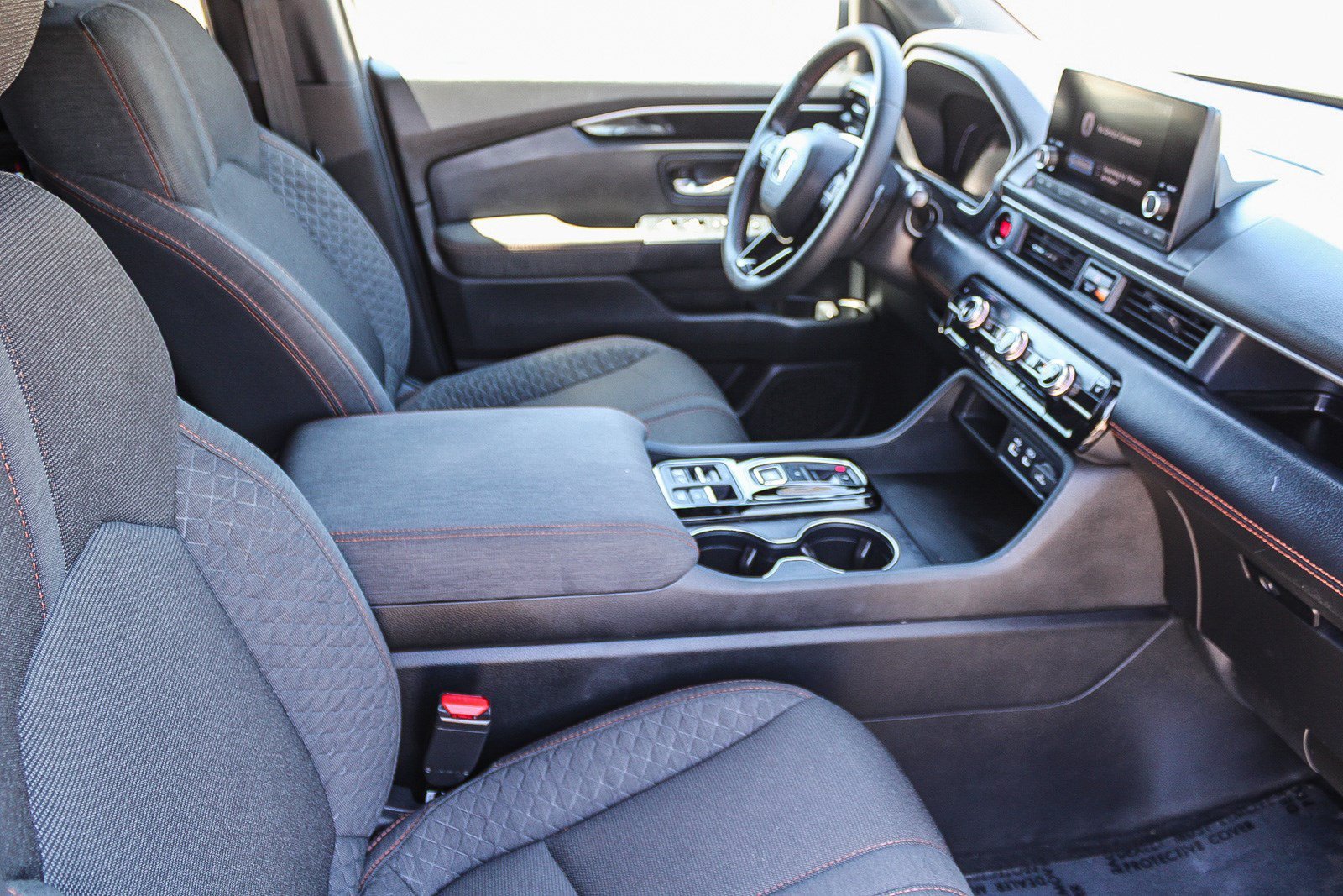 2025 Honda Pilot Sport - Photo 17