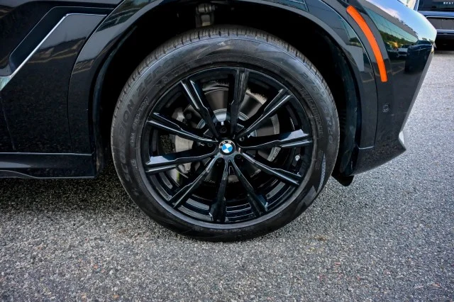 Used 2022 Black Sapphire Metallic BMW xDrive40i, M-Sport Pckge, Extra Clean, Loaded!!!! image 41