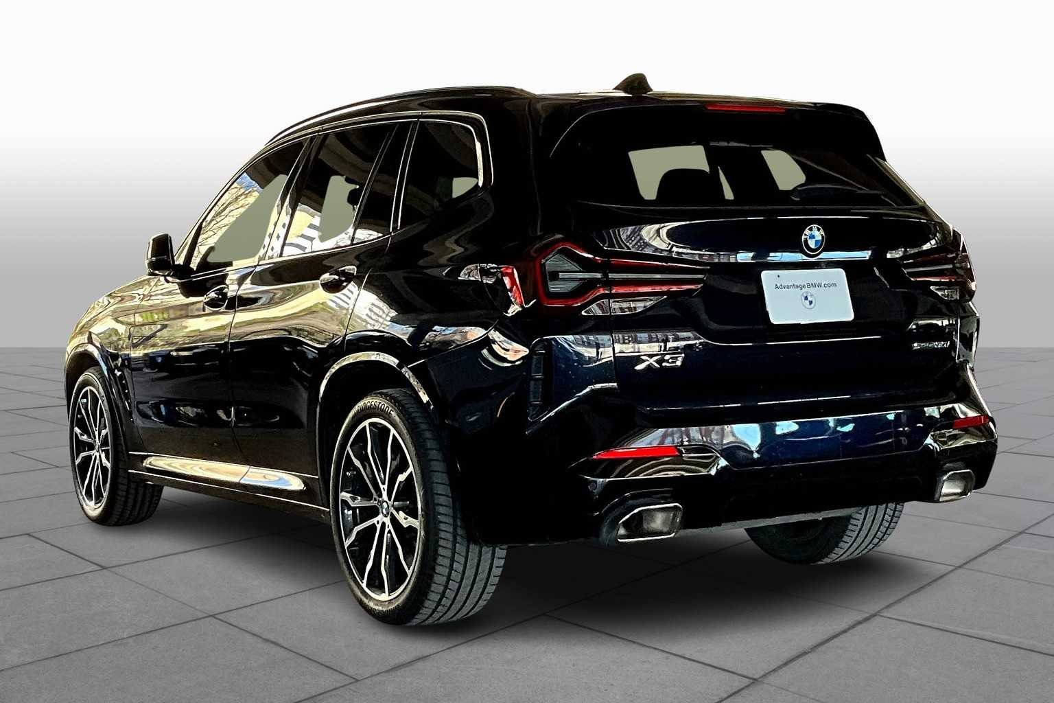 Used 2022 Carbon Black Metallic BMW sDrive30i image 11