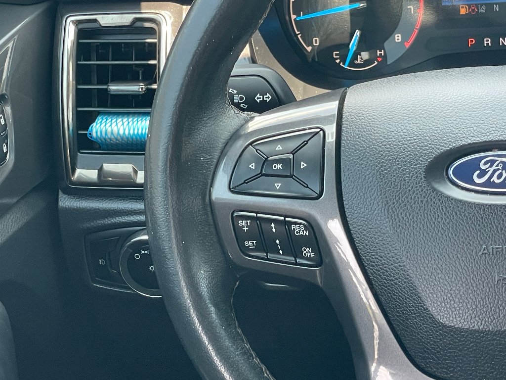 Used 2023 Cactus Gray Ford LARIAT image 6