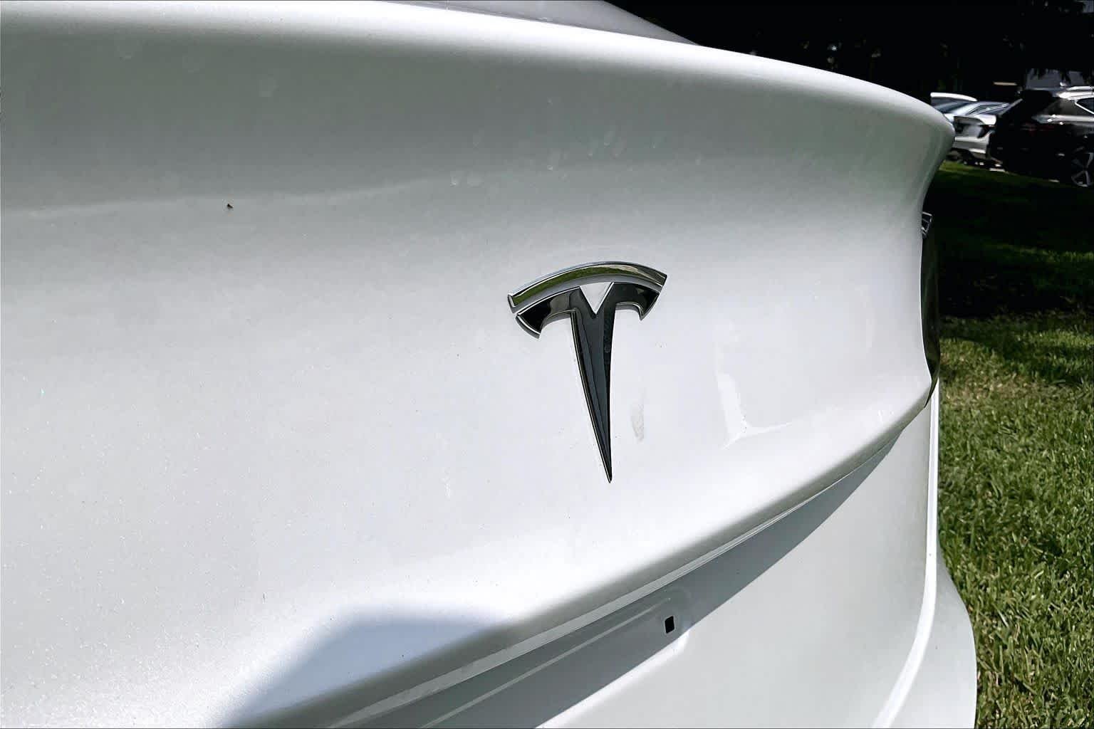 Used 2023 Pearl White Multi-Coat Tesla  image 27