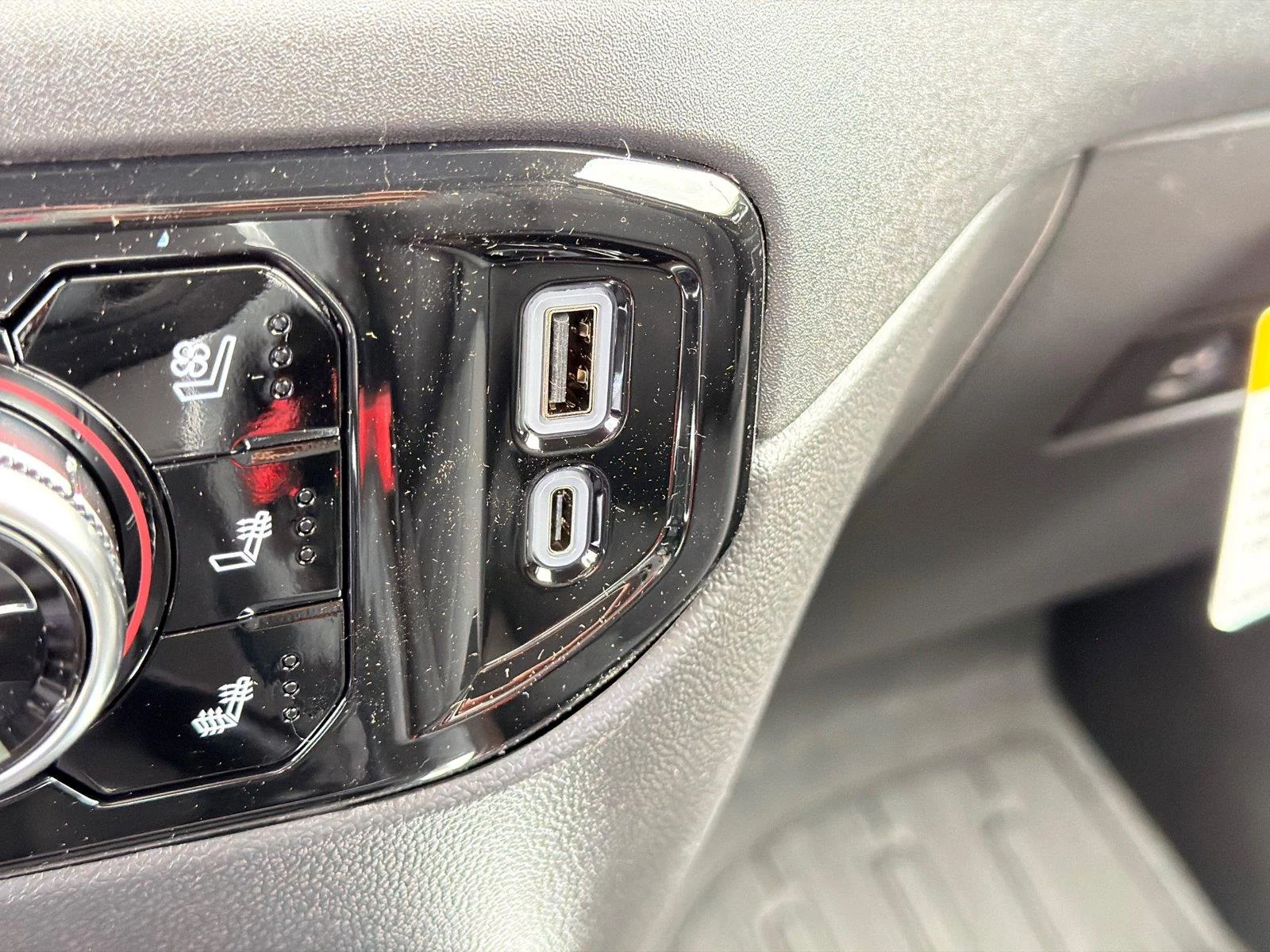 2026 GMC Sierra 1500 SLT - Photo 21