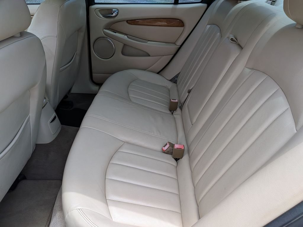 Used 2003 Gold Jaguar 3.0 image 33