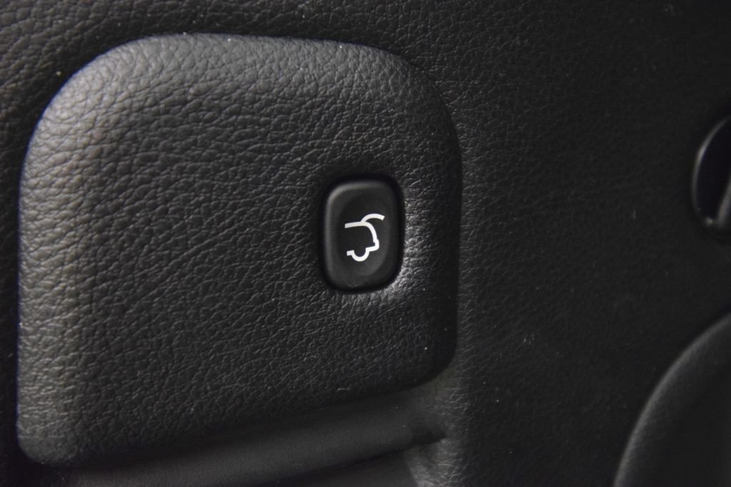 Used 2021 Gray Jeep Limited image 28