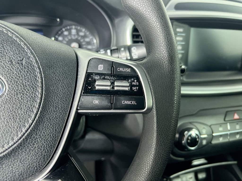 Used 2019 White Kia LX image 17