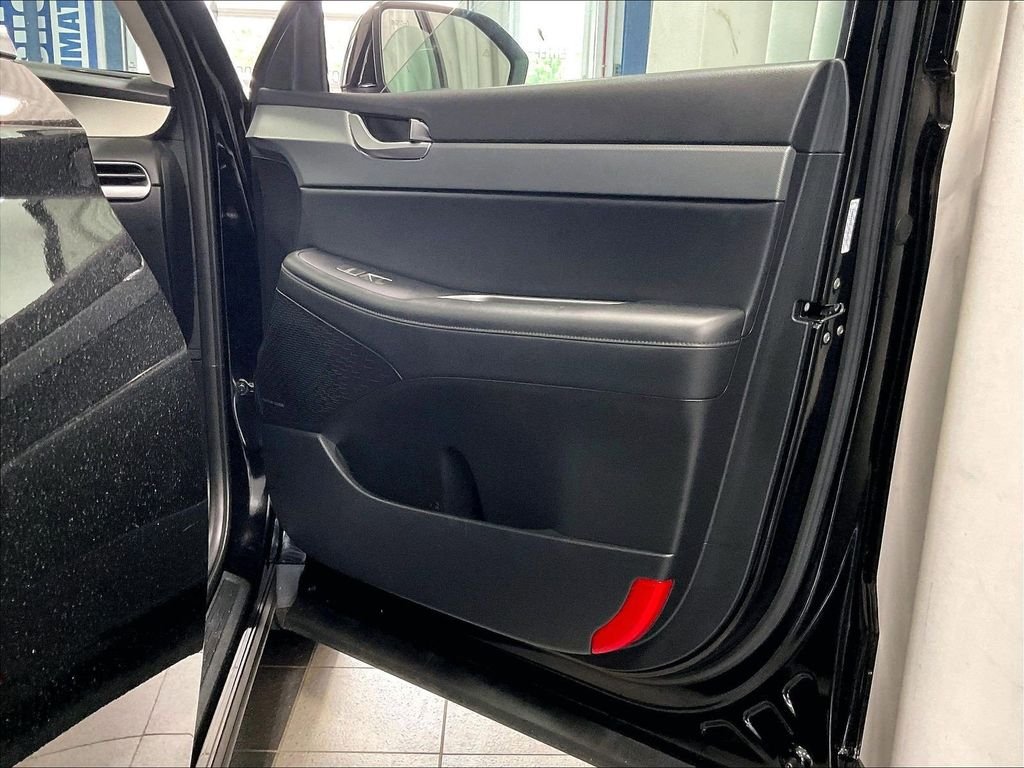 Used 2024 Black Hyundai SEL image 12